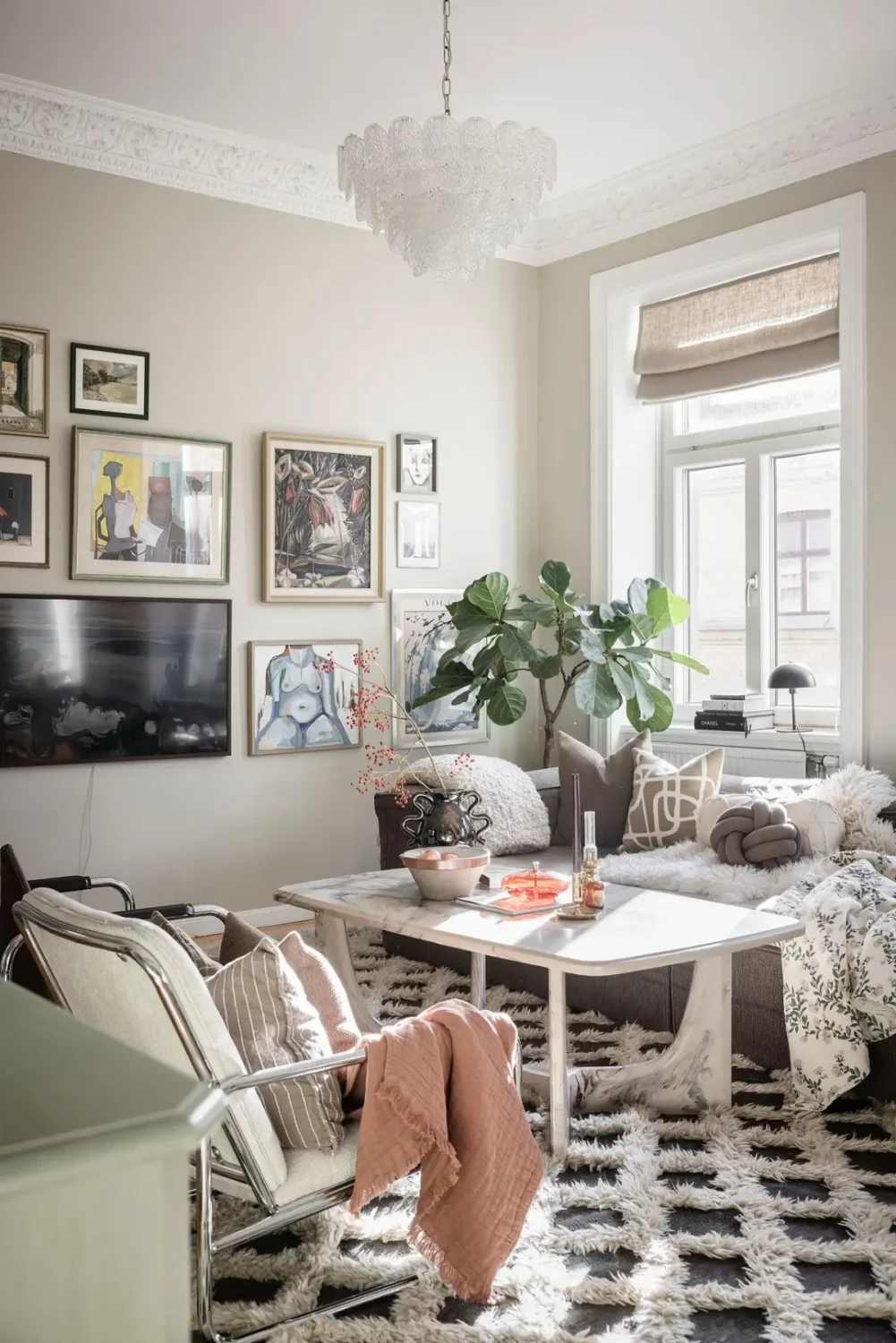A Social Open-Plan Living Space in a Cozy 19th Century Apartment 6 tasteful-19th-century-swedish-apartment-nordroom30