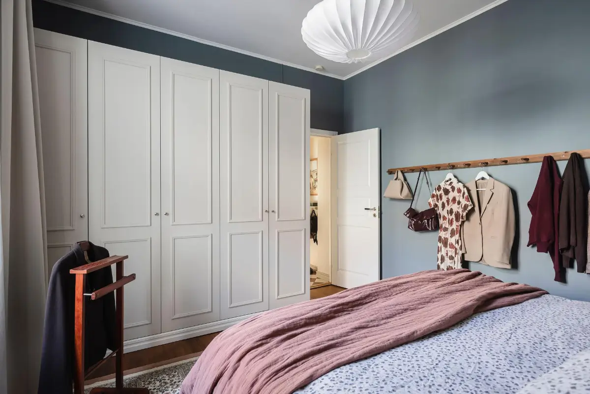 A Social Open-Plan Living Space in a Cozy 19th Century Apartment 33 tasteful-19th-century-swedish-apartment-nordroom4