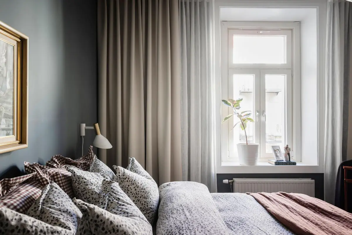 A Social Open-Plan Living Space in a Cozy 19th Century Apartment 30 tasteful-19th-century-swedish-apartment-nordroom5