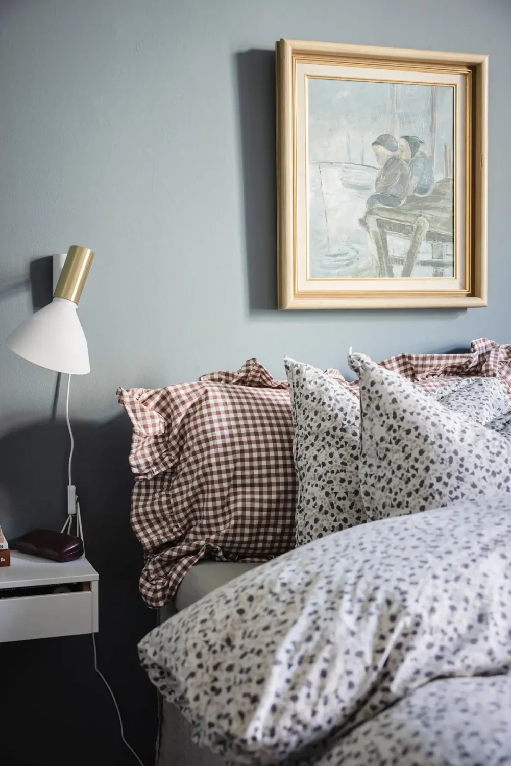 A Social Open-Plan Living Space in a Cozy 19th Century Apartment 32 tasteful-19th-century-swedish-apartment-nordroom6
