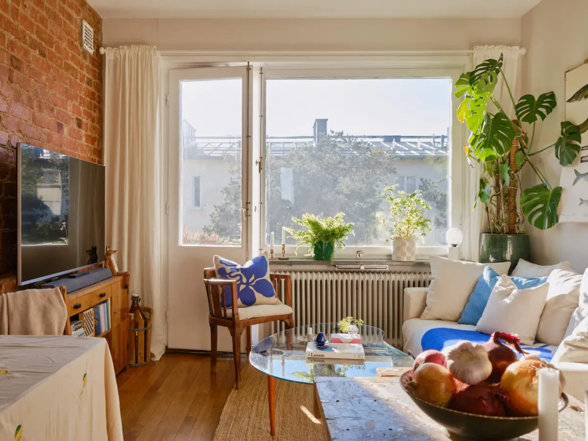 A Small 1930s Apartment with an Exposed Brick Wall 2 tiny-swedish-apartment-exposed-brick-wall-nordroom25