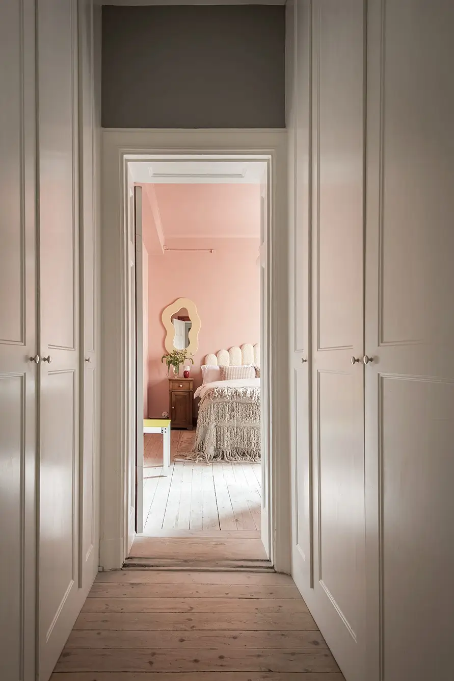 Period Features and a Pink Bedroom in a Turn-of-the-Century Apartment 21 turn-of-the-century-apartment-pink-bedroom