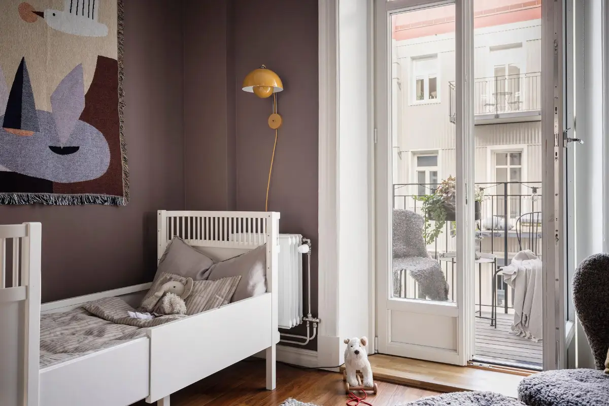 A Social Open-Plan Living Space in a Cozy 19th Century Apartment 24 vtasteful-19th-century-swedish-apartment-nordroom12