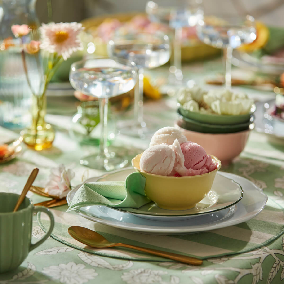 IKEA SMÖRFISK and TJÄRLEK for A Colorful Spring & Easter Home 28 IKEA-TJARLEK_glas