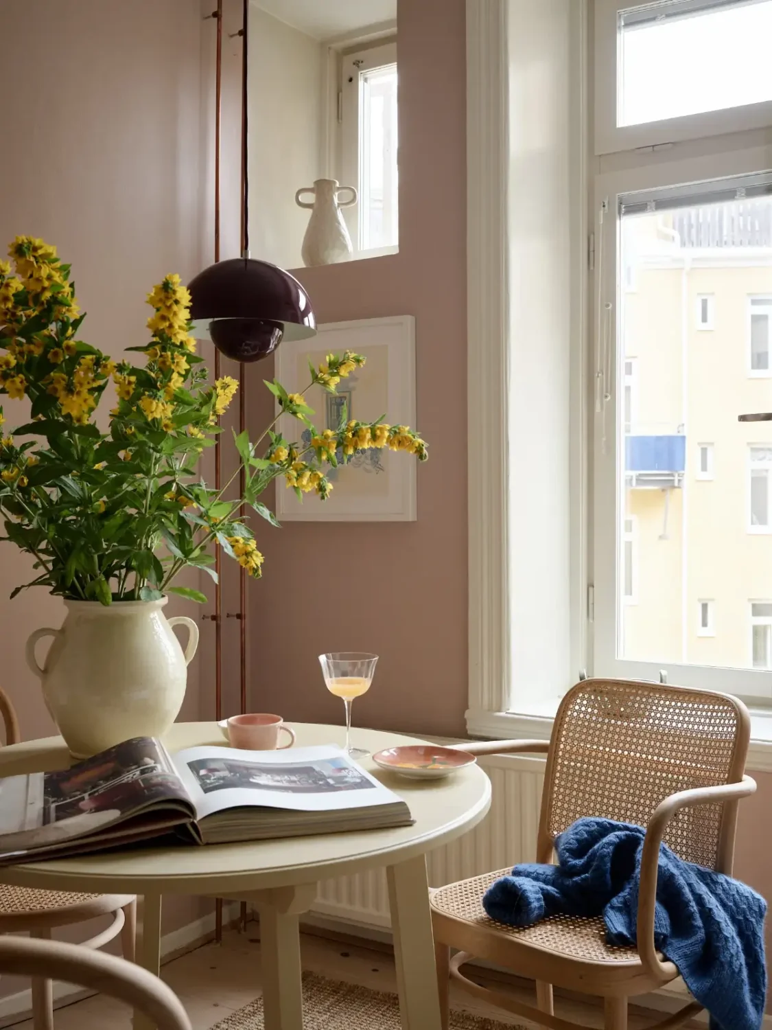 A Cozy and Light Early 20th-Century Apartment in Gothenburg 15 charming-scandinavian-apartment-nordroom