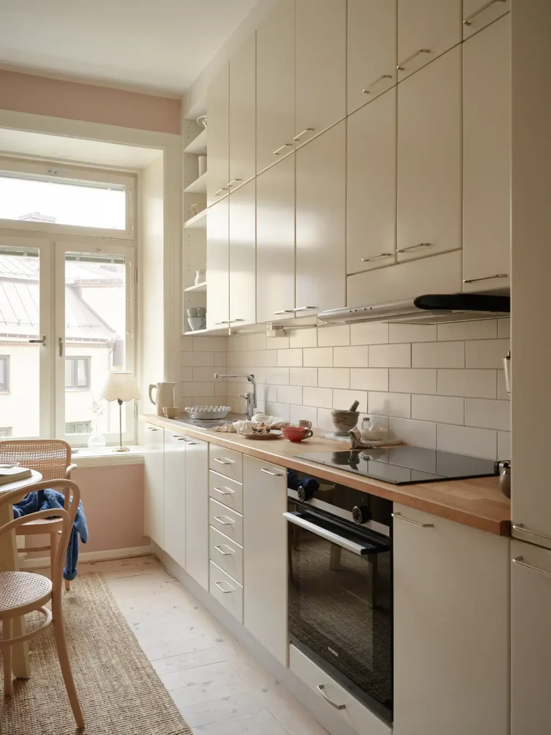 A Cozy and Light Early 20th-Century Apartment in Gothenburg 14 charming-scandinavian-apartment-nordroom