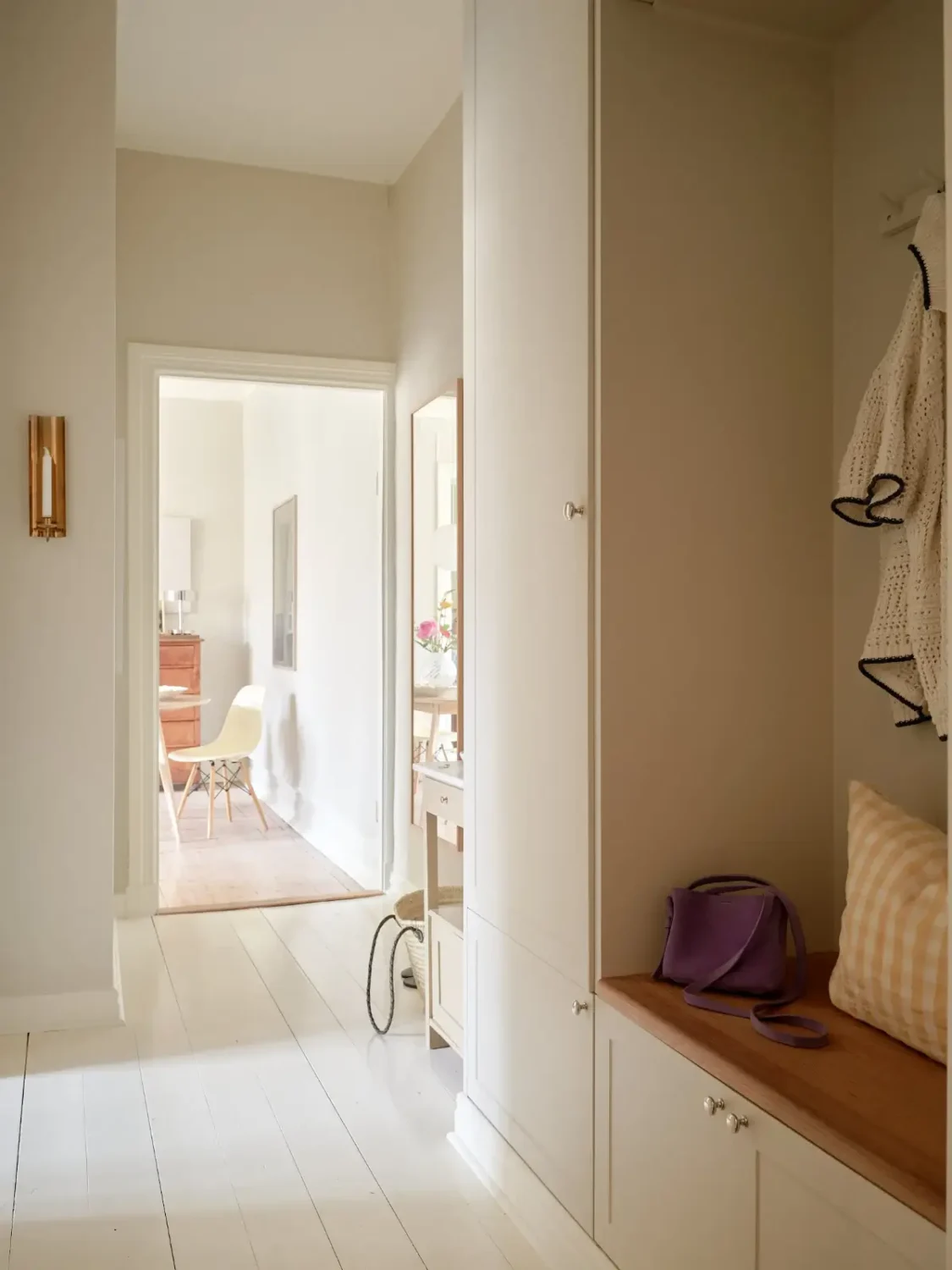 A Cozy and Light Early 20th-Century Apartment in Gothenburg 17 charming-scandinavian-apartment-nordroom