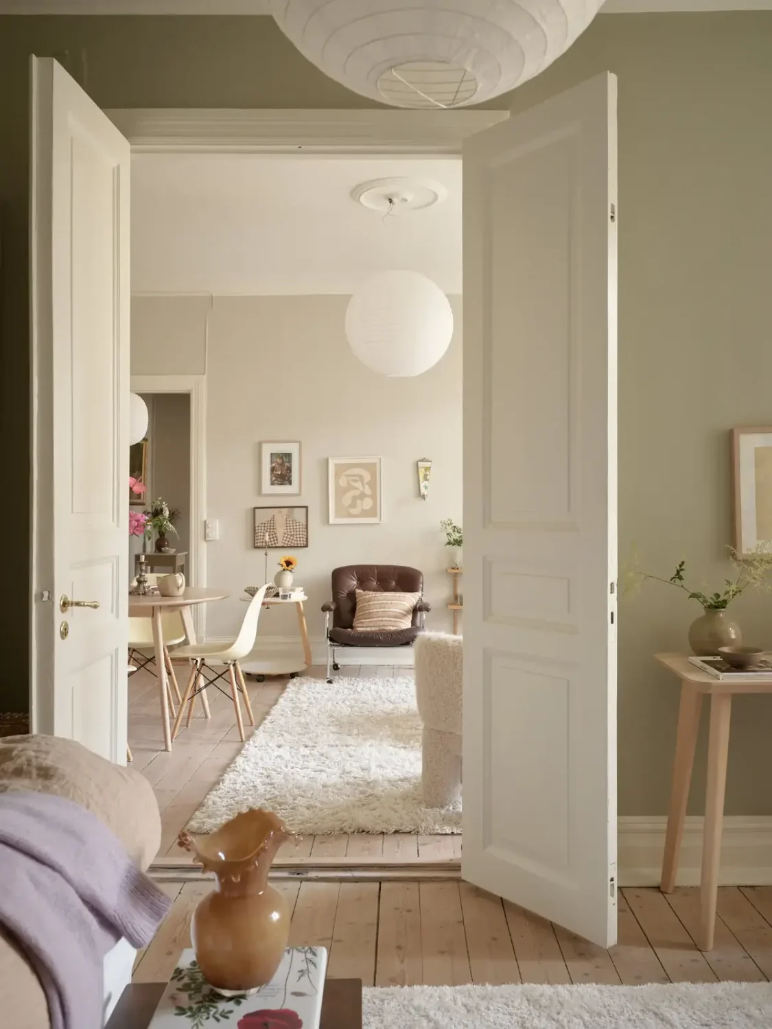 A Cozy and Light Early 20th-Century Apartment in Gothenburg 12 charming-scandinavian-apartment-nordroom