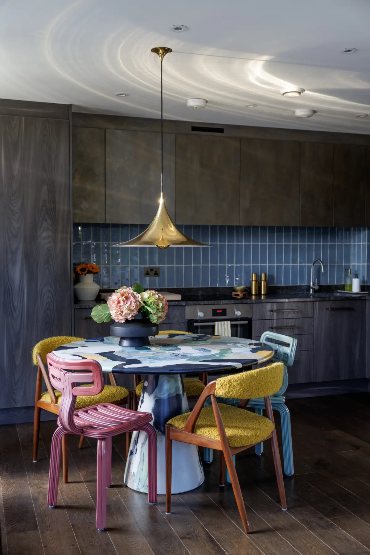 colorful-furniture-decor-modern-london-apartment-nordroom
