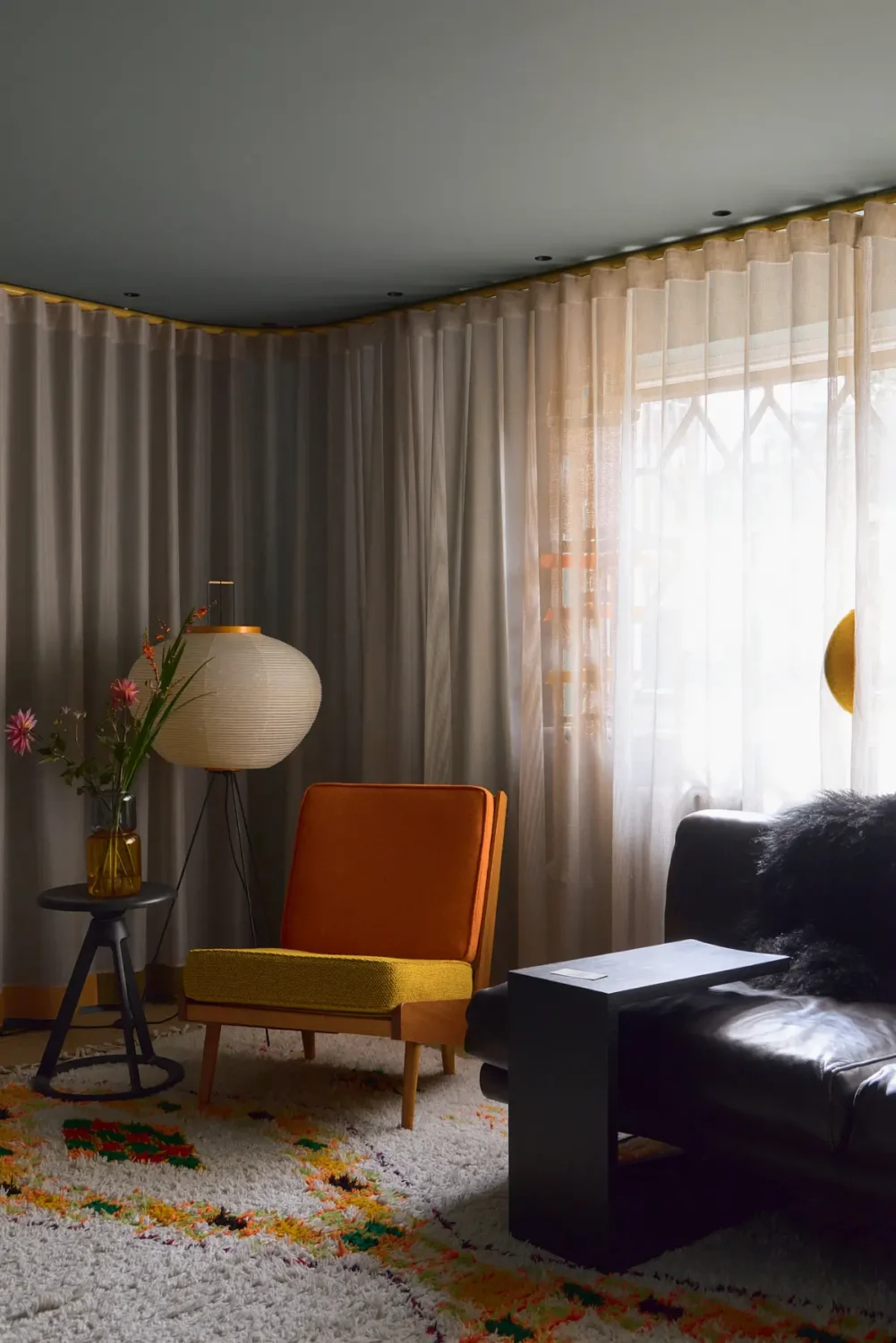 A Playfully Renovated Neo-Jacobean Villa in London 28 colorful-neo-jacobean-villa-london-nordroom