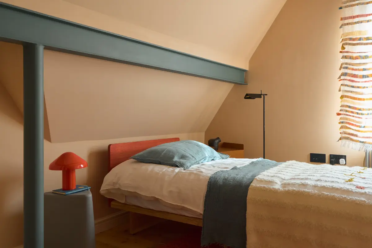 A Playfully Renovated Neo-Jacobean Villa in London 43 colorful-neo-jacobean-villa-london-nordroom