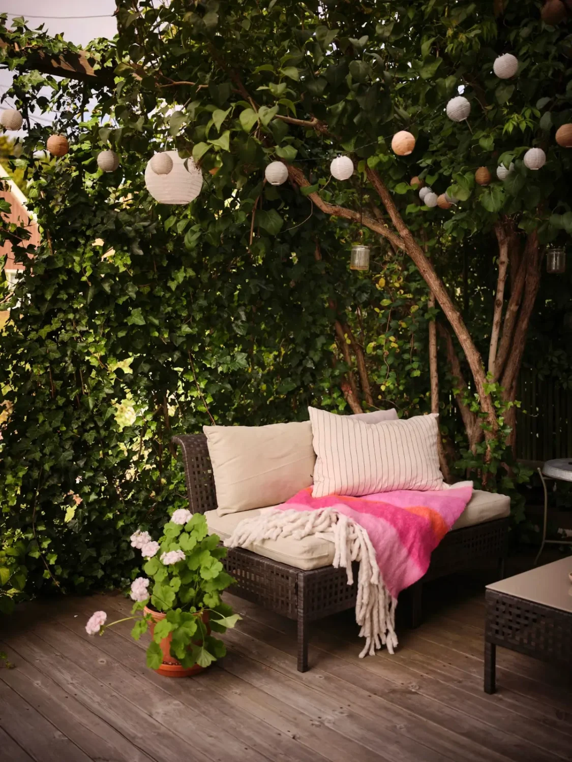 A Charming 1950s Family Home with a Lovely Garden 45 cozy-1950s-family-home-sweden-nordroom