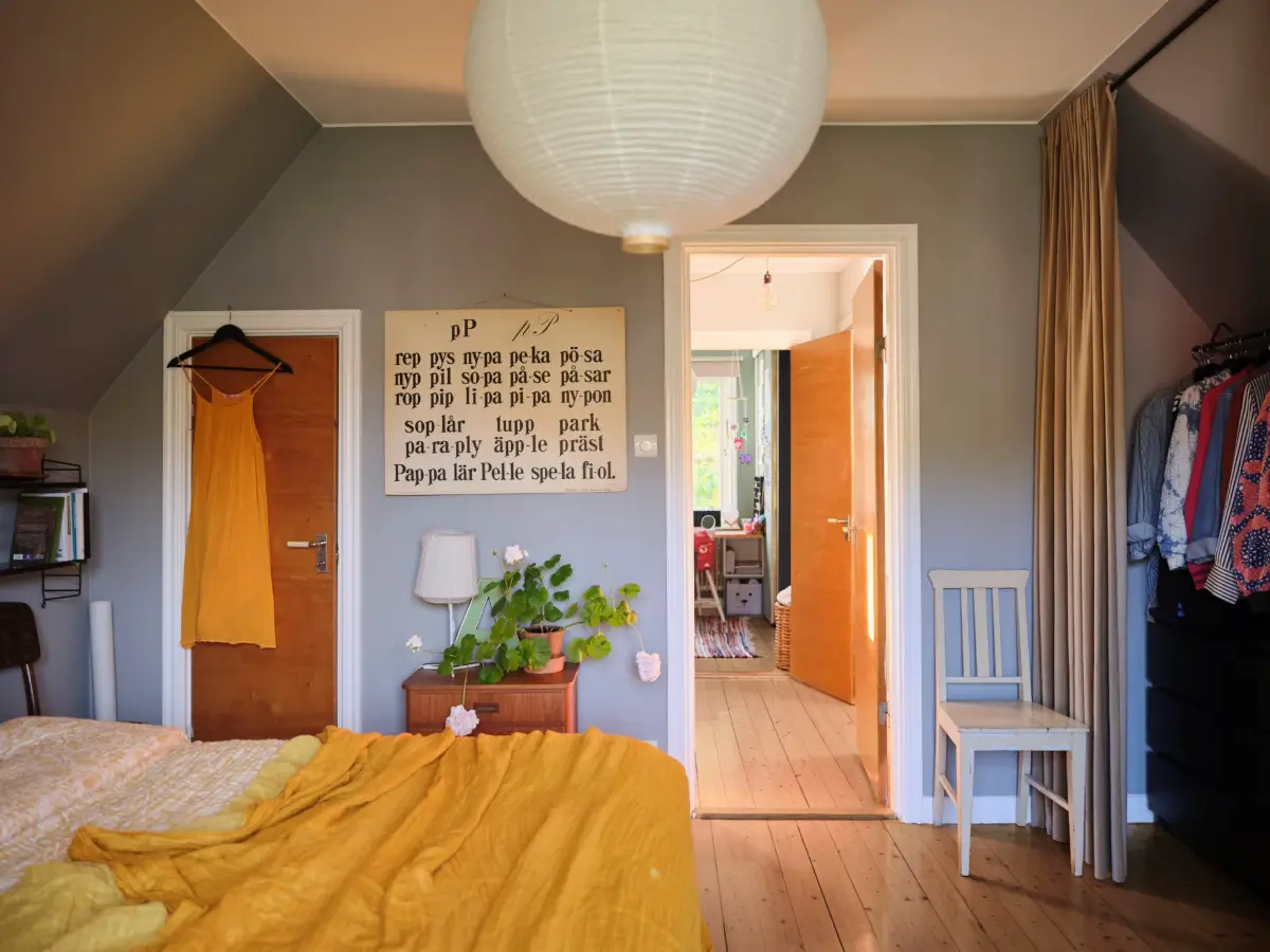 A Charming 1950s Family Home with a Lovely Garden 30 cozy-1950s-family-home-sweden-nordroom