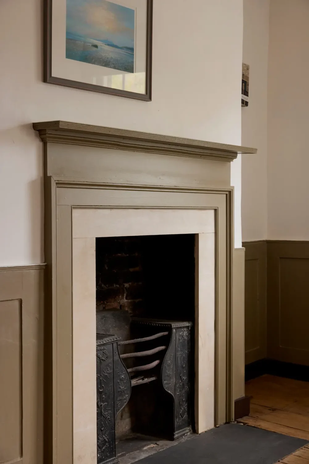 Restored Period Features and a Muted Color Palette in a London Home 14 georgian-townhouse-in-london-with-period-features-muted-colors-nordroom19