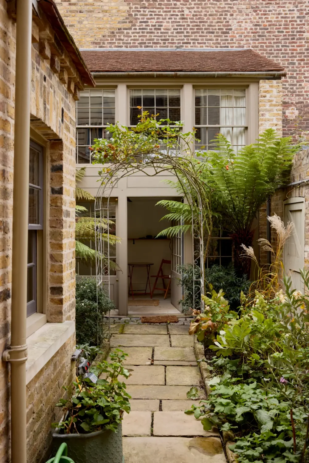Best of 2025: Balconies and Gardens 9 georgian-townhouse-in-london-with-period-features-muted-colors-nordroom21