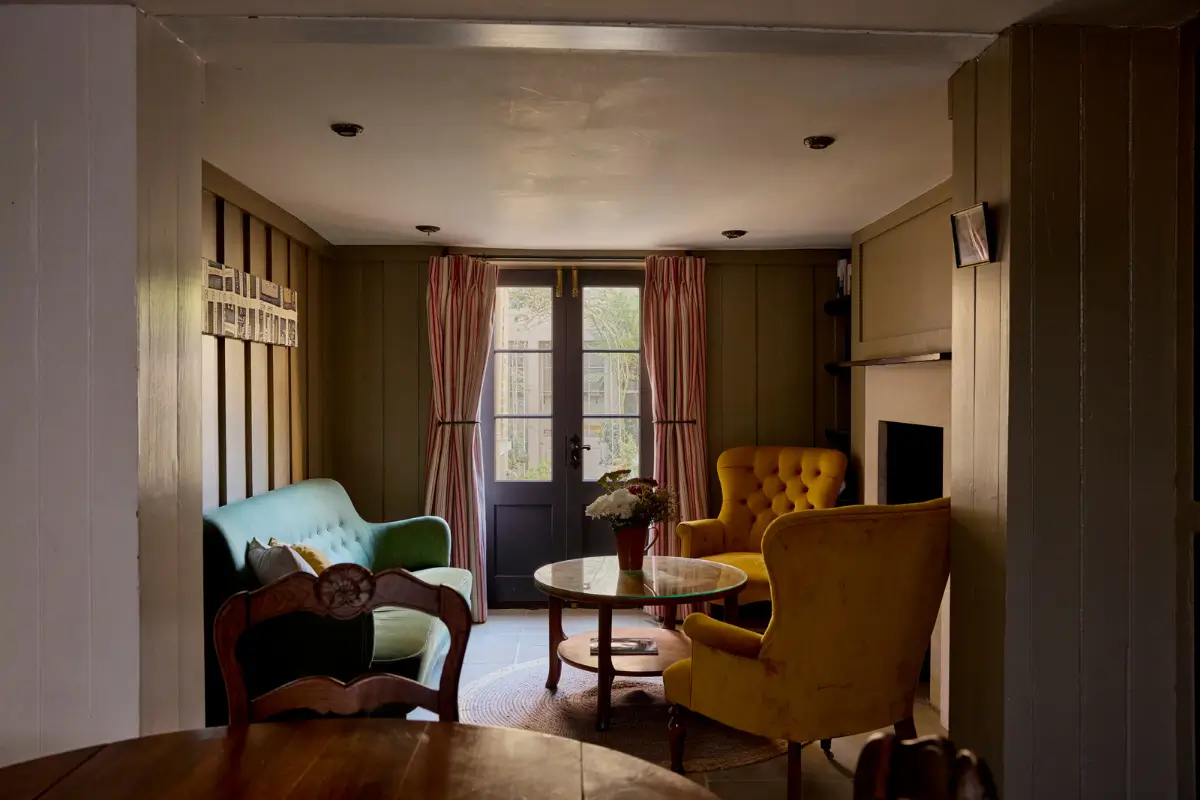 georgian-townhouse-in-london-with-period-features-muted-colors-nordroom25