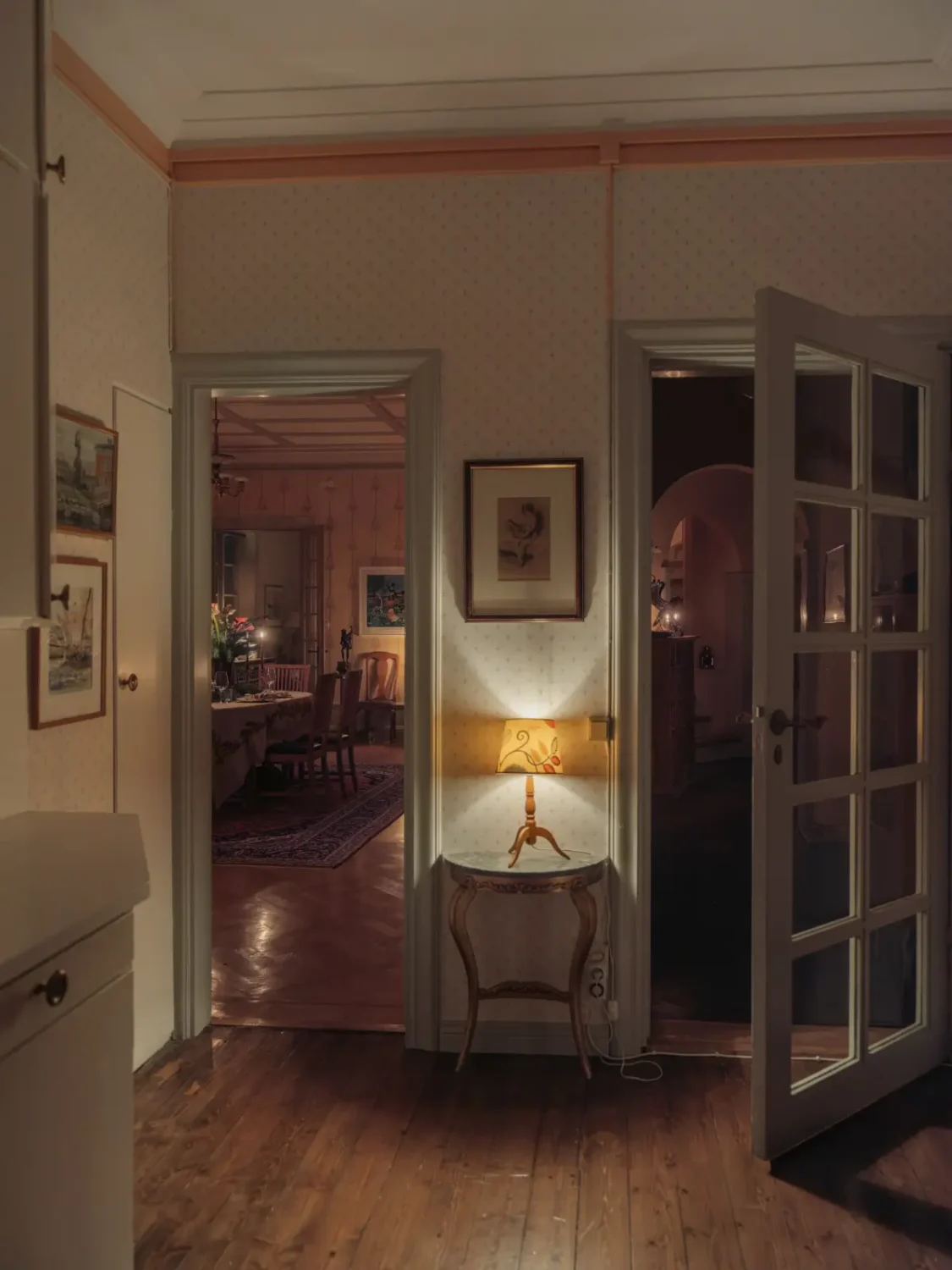 A Grand, Historic Swedish Apartment with Preserved Period Features 16 grand-historic-swedish-apartment-antiques-christmas-decor-nordroom