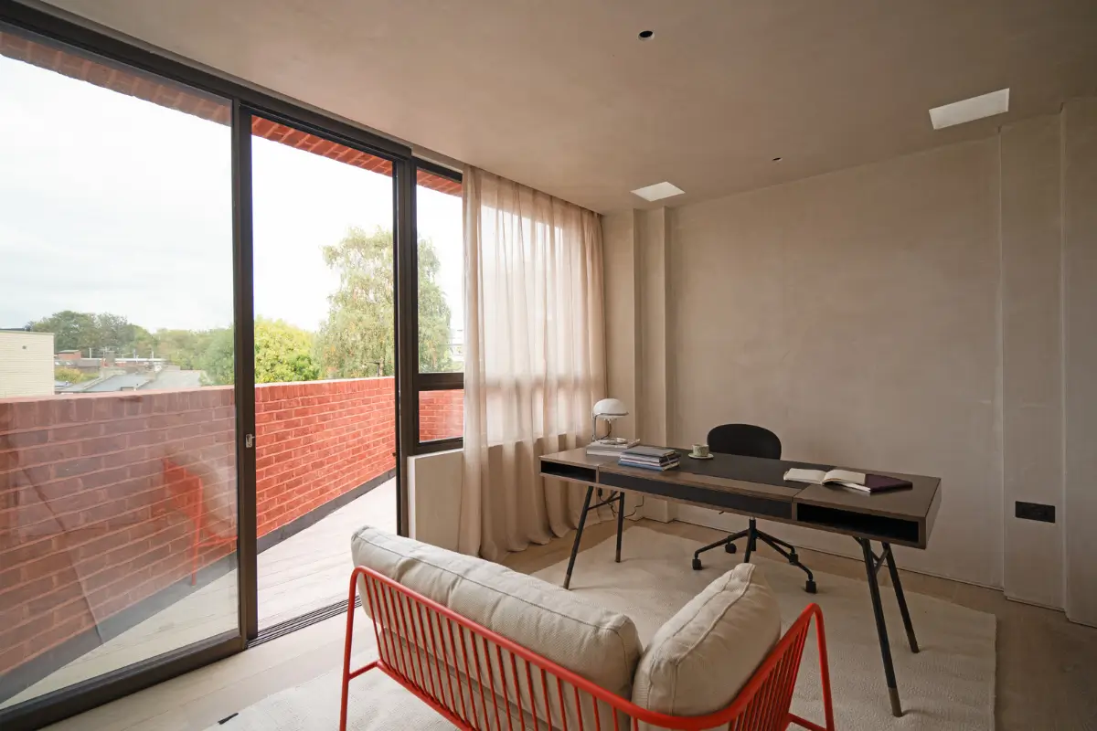 A Modern North London Brick House with Sculptural Interiors 23 heathpoint-house-london