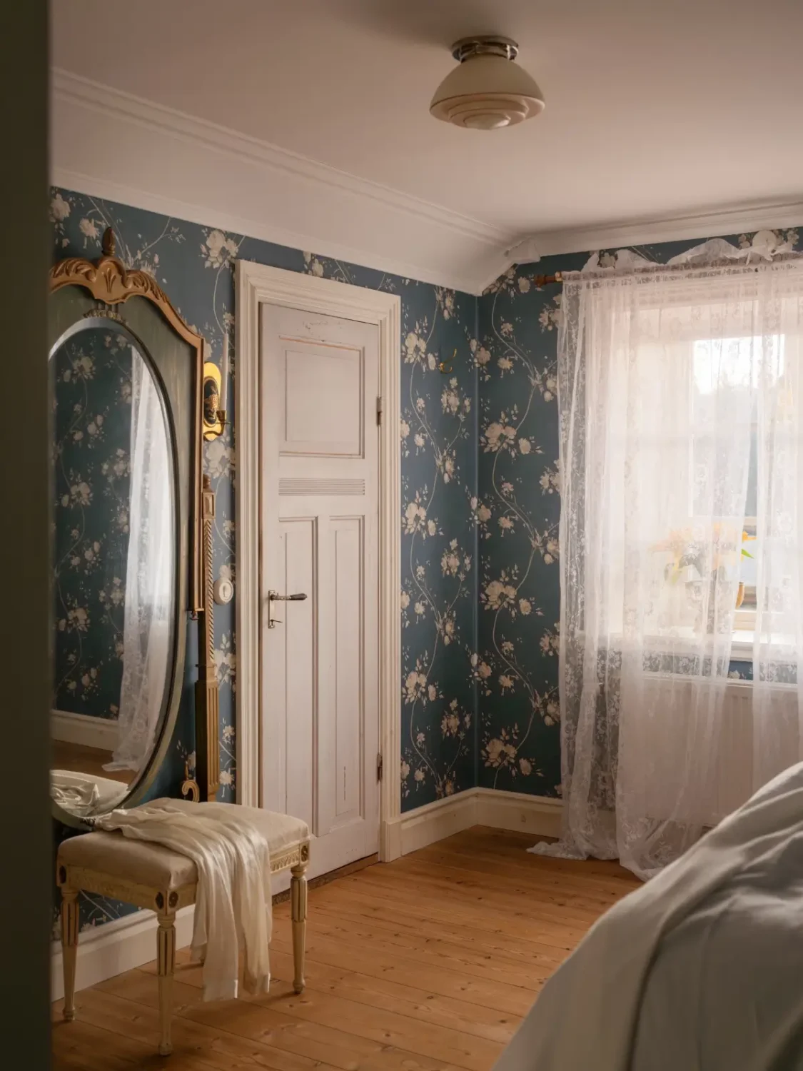 Preserved Details and Wallpapers in a Warm 19th-Century Country Home 38 historic-character-beautiful-renovated-19th-century-country-house-sweden-nordroom