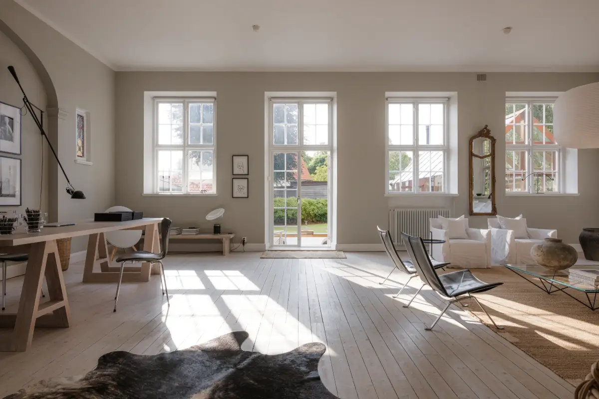 A Minimalistic and Spacious Scandinavian 1930s Villa 7 minimalistic-swedish-villa-nordroom