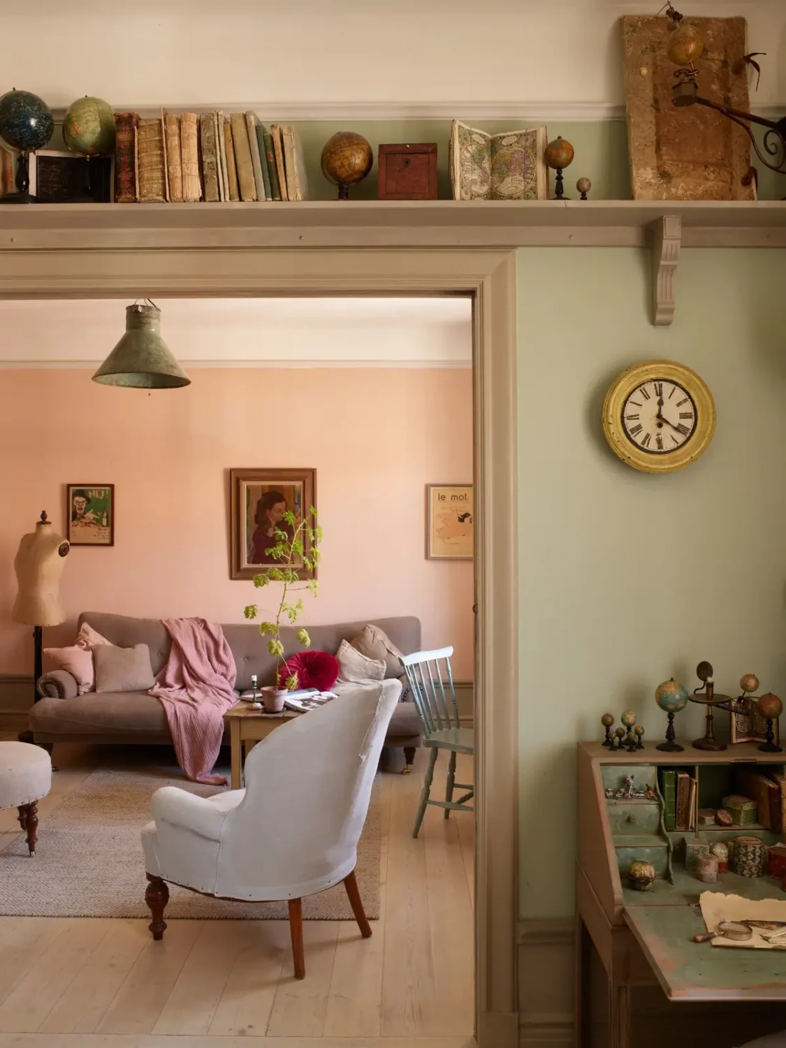 Period Character and William Morris Wallpaper in a Romantic Stockholm Apartment 19 romantic-vintage-apartment-period-details-wallpaper-stockholm-nordroom