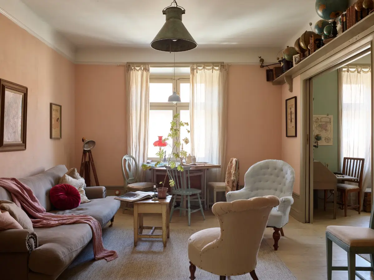 Period Character and William Morris Wallpaper in a Romantic Stockholm Apartment 13 romantic-vintage-apartment-period-details-wallpaper-stockholm-nordroom