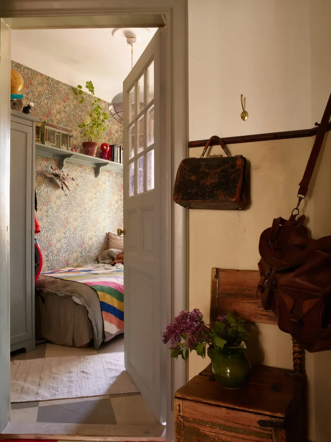 Period Character and William Morris Wallpaper in a Romantic Stockholm Apartment 26 romantic-vintage-apartment-period-details-wallpaper-stockholm-nordroom