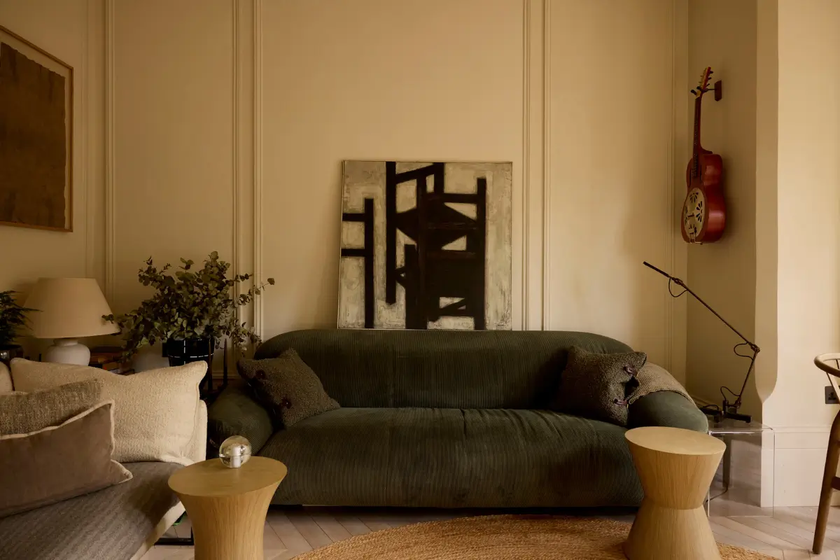 Warm Natural Tones and Victorian Cornicing in a London Apartment 4 stylish-two-bedroom-apartment-victorian-house-london