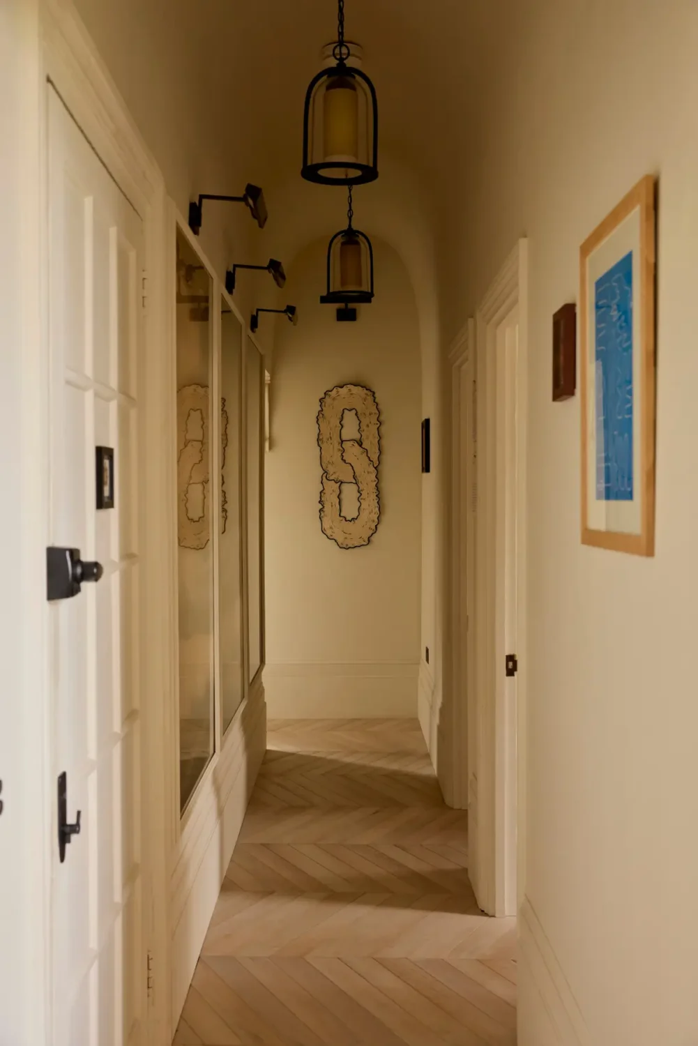 Warm Natural Tones and Victorian Cornicing in a London Apartment 15 stylish-two-bedroom-apartment-victorian-house-london