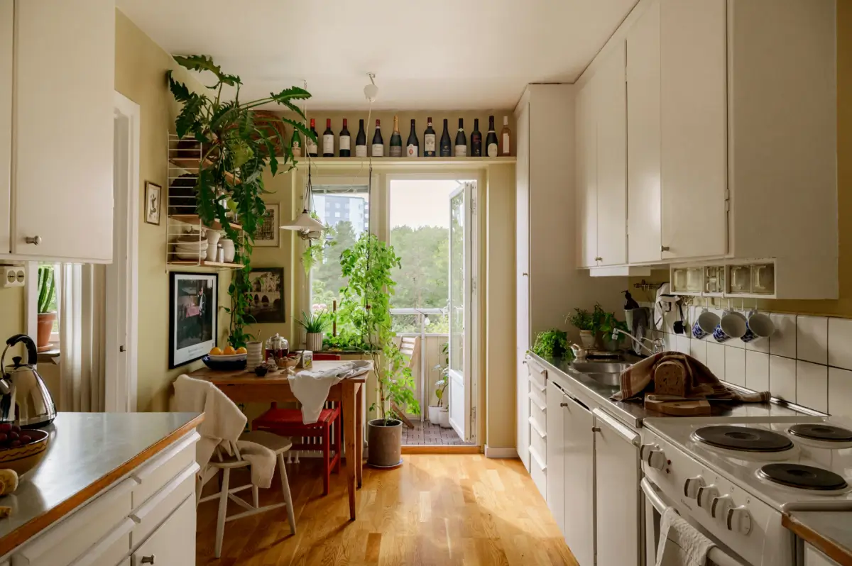 Light Rooms and the Original Kitchen in a 1950s Apartment 15 beige-interiors-1950s-apartment-stockholm-nordroom