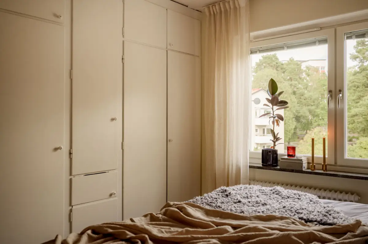 Light Rooms and the Original Kitchen in a 1950s Apartment 21 beige-interiors-1950s-apartment-stockholm-nordroom