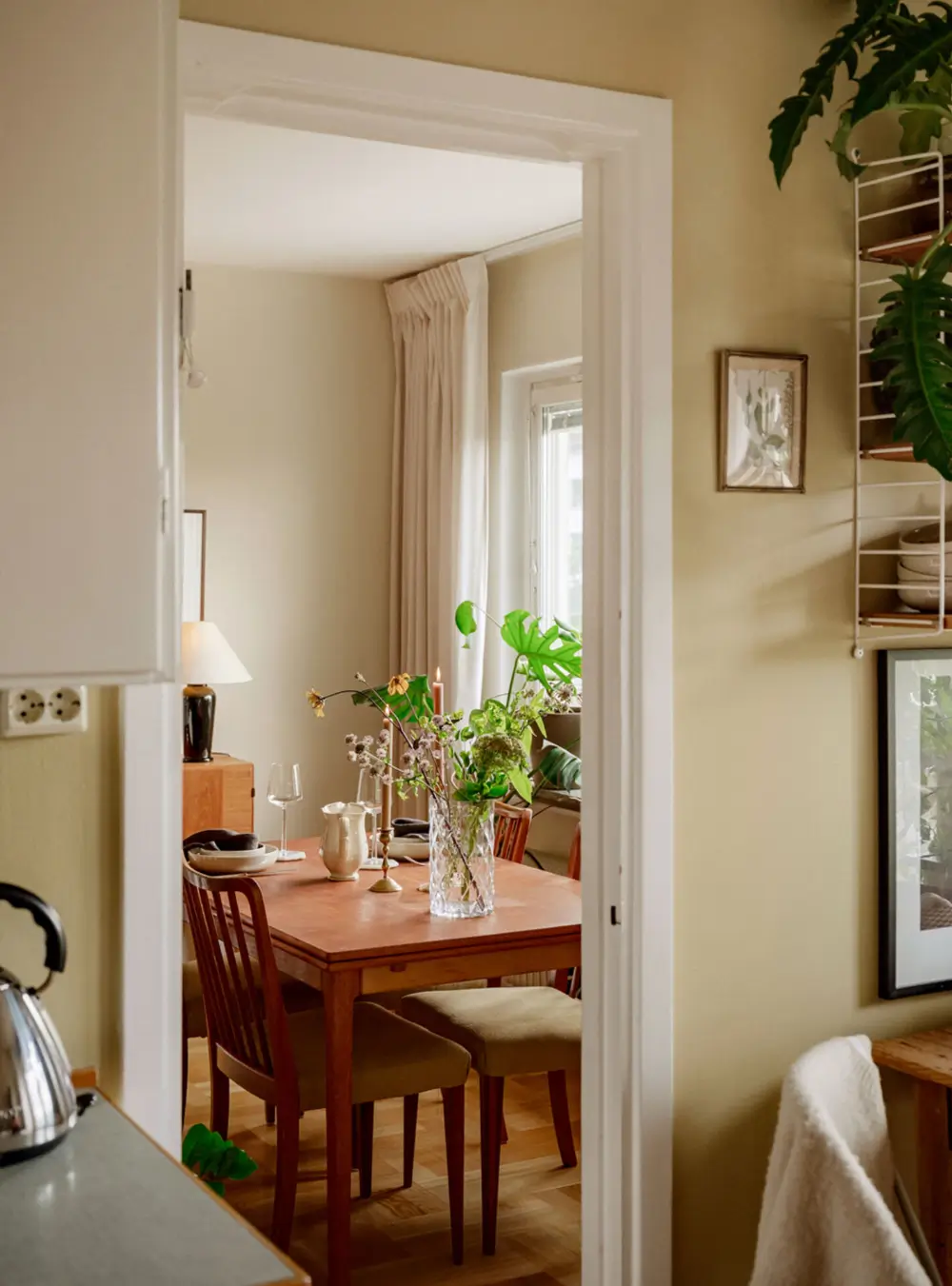 Light Rooms and the Original Kitchen in a 1950s Apartment 8 beige-interiors-1950s-apartment-stockholm-nordroom