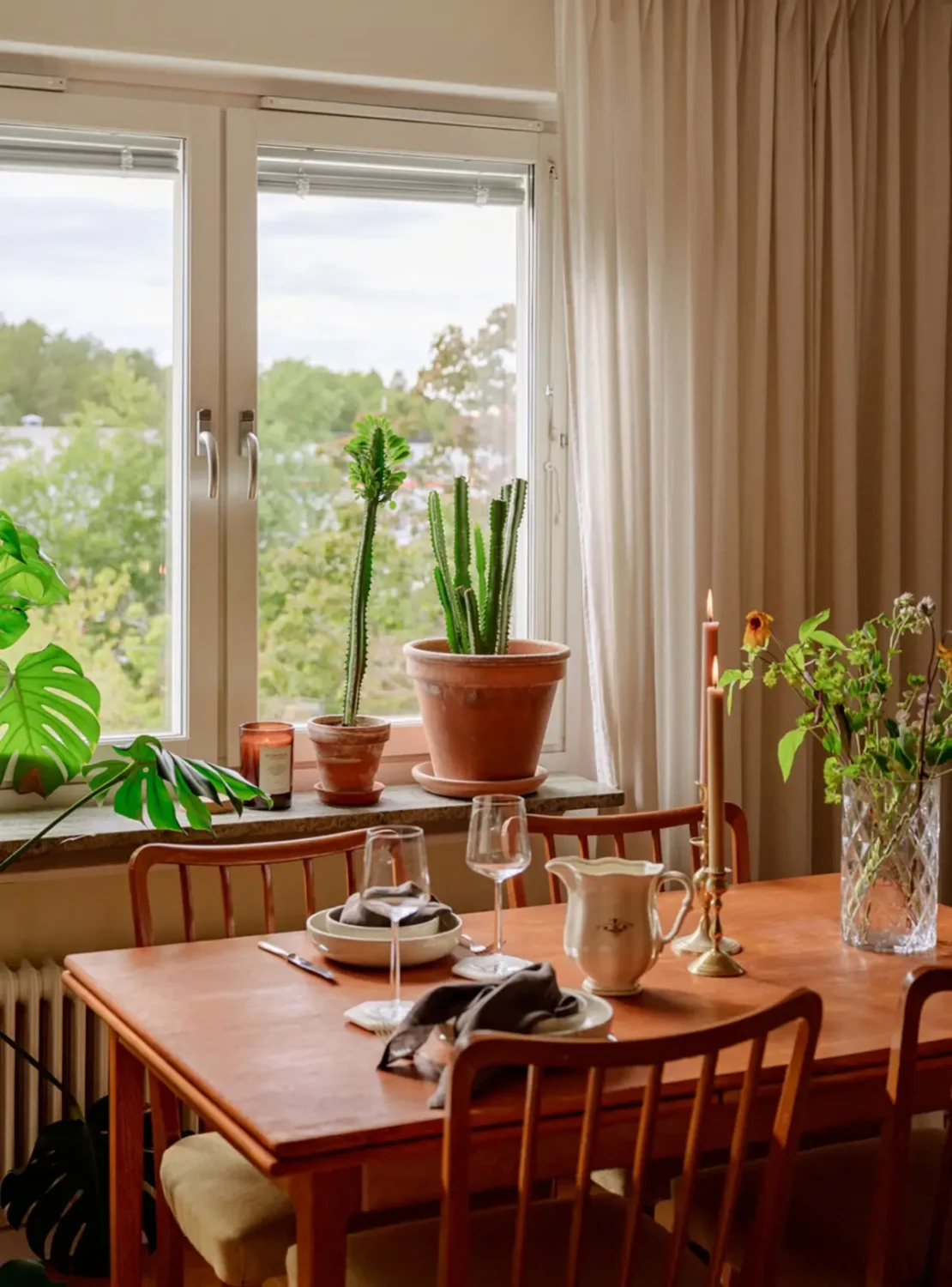 Light Rooms and the Original Kitchen in a 1950s Apartment 7 beige-interiors-1950s-apartment-stockholm-nordroom