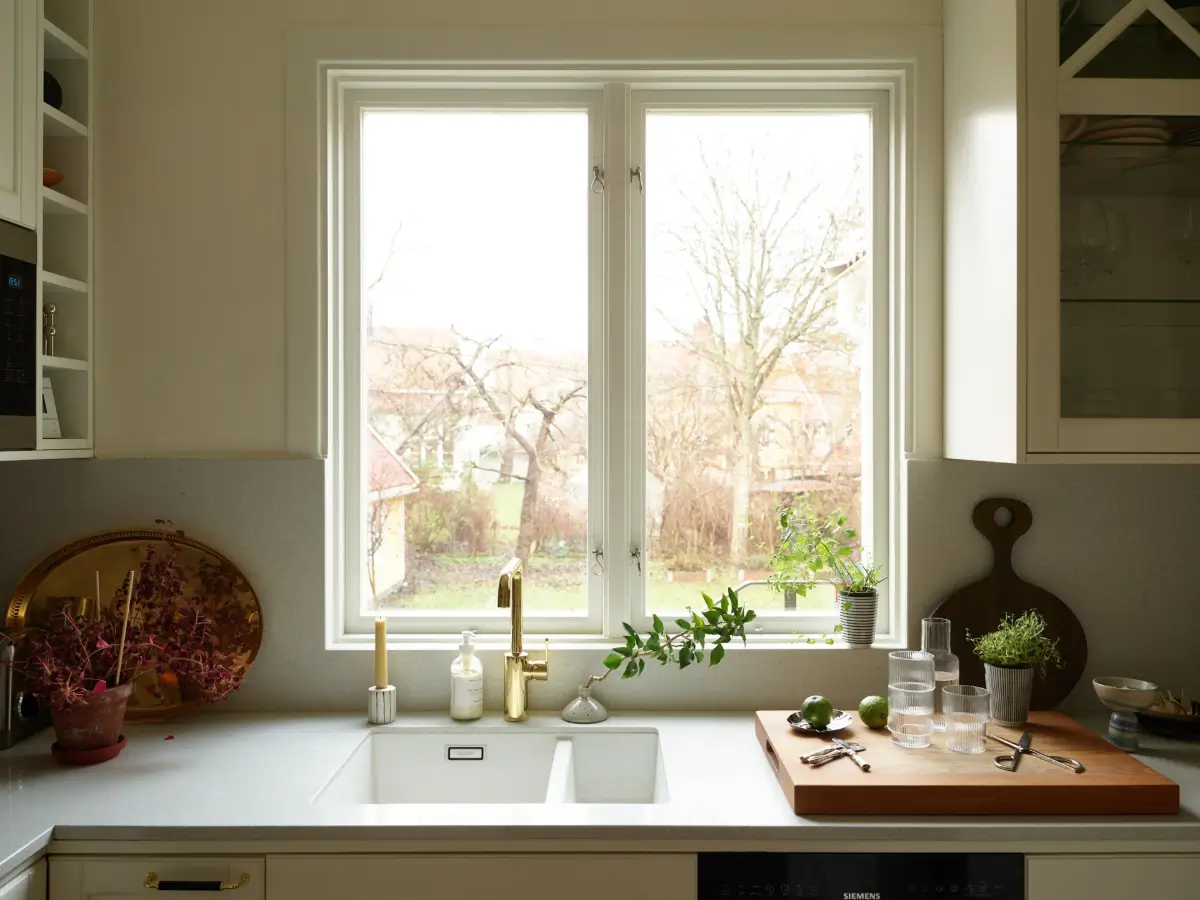Warm Yellow Walls in a Charming 1920s House in Stockholm 18 beige-yellow-interiors-small-villa-sweden-nordroom