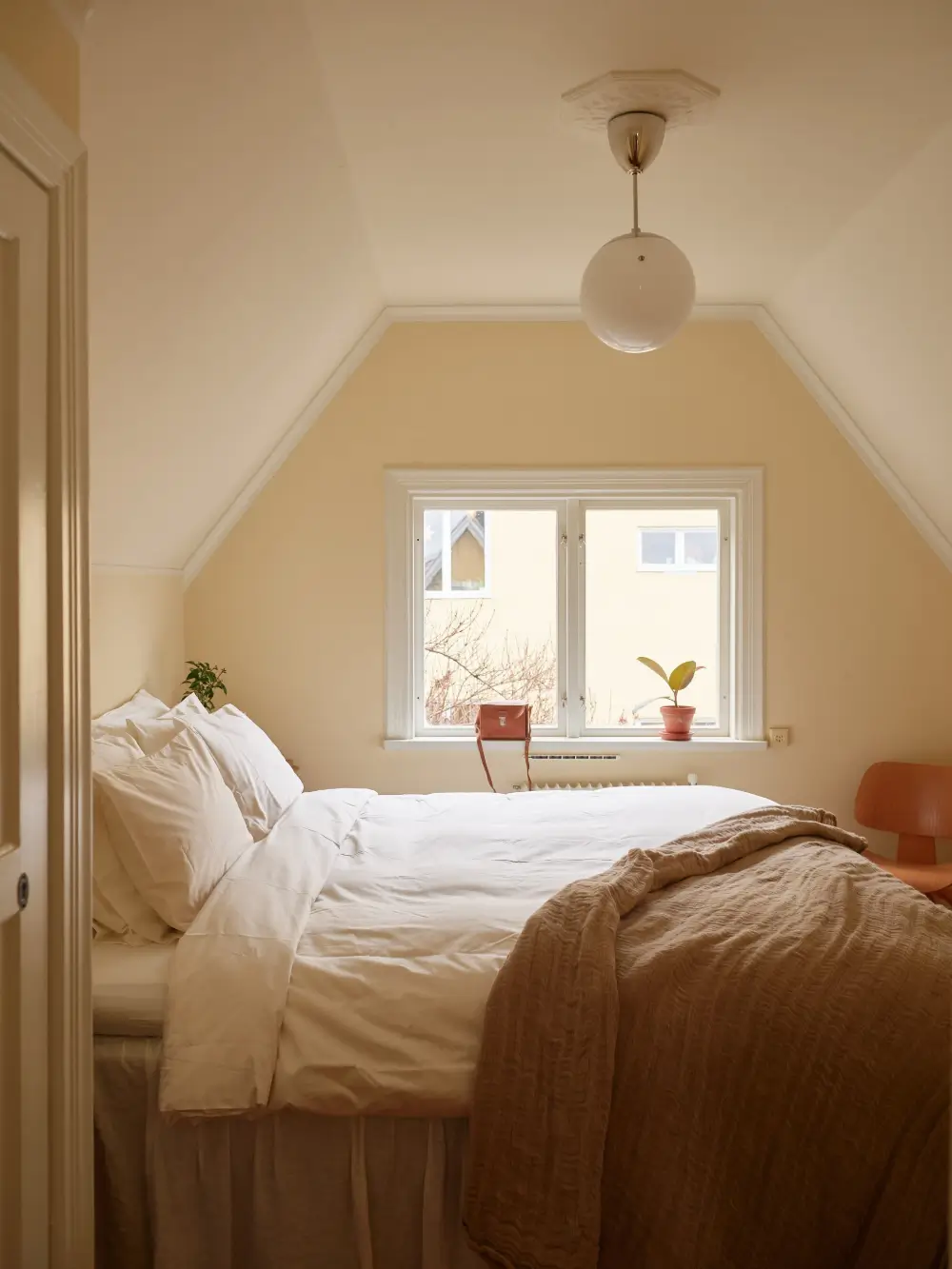 Warm Yellow Walls in a Charming 1920s House in Stockholm 24 beige-yellow-interiors-small-villa-sweden-nordroom