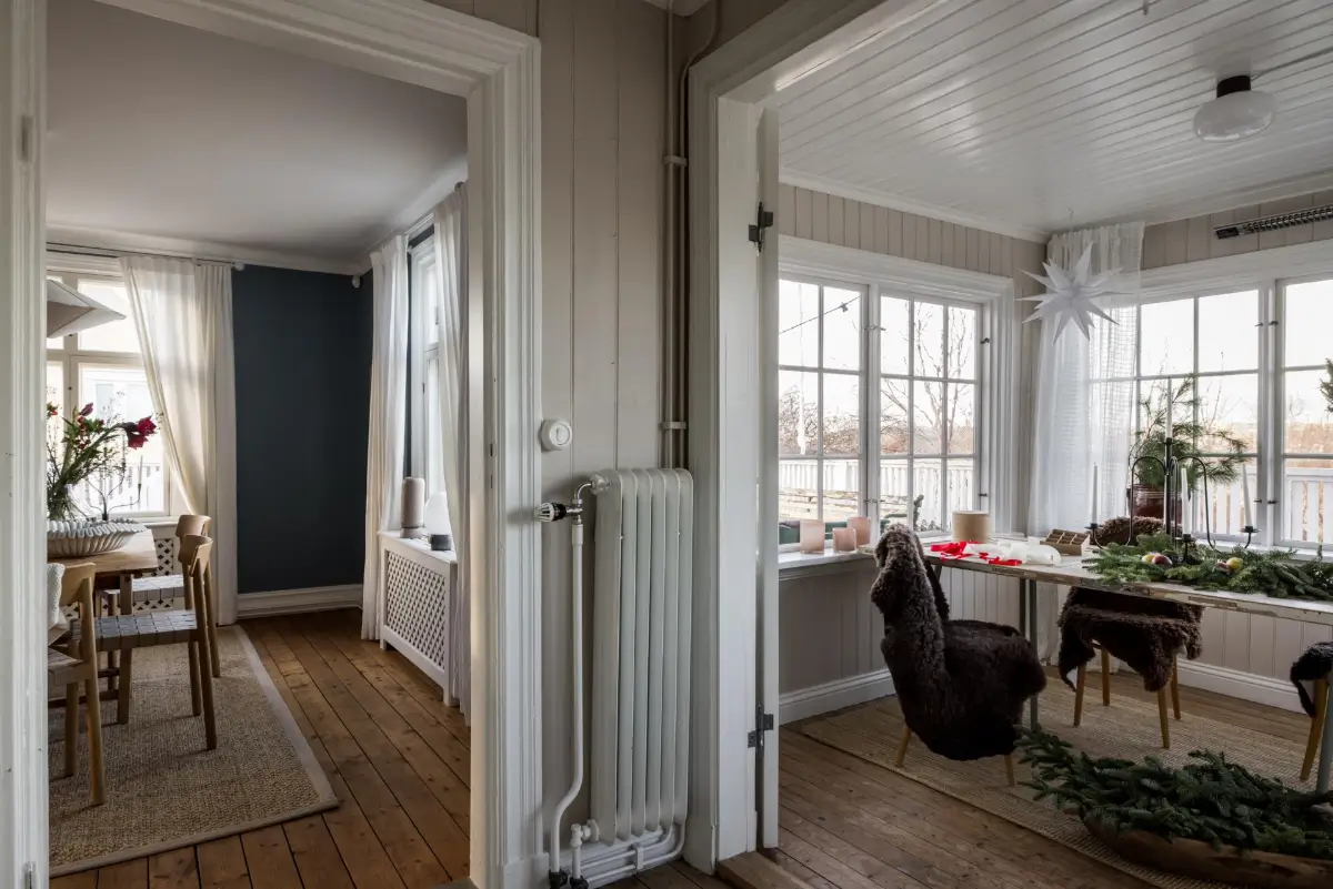 William Morris Wallpapers and Period Features in a Swedish Family Home 13 charm-character-1910-villa-sweden-nordroom