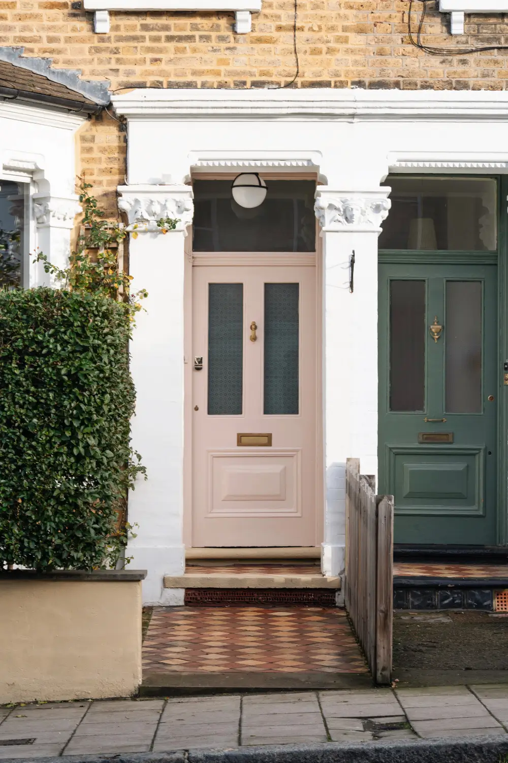 A Victorian London Home with Colorful Living Spaces and a Lush Garden 27 colorful-living-spaces-london-victorian-house