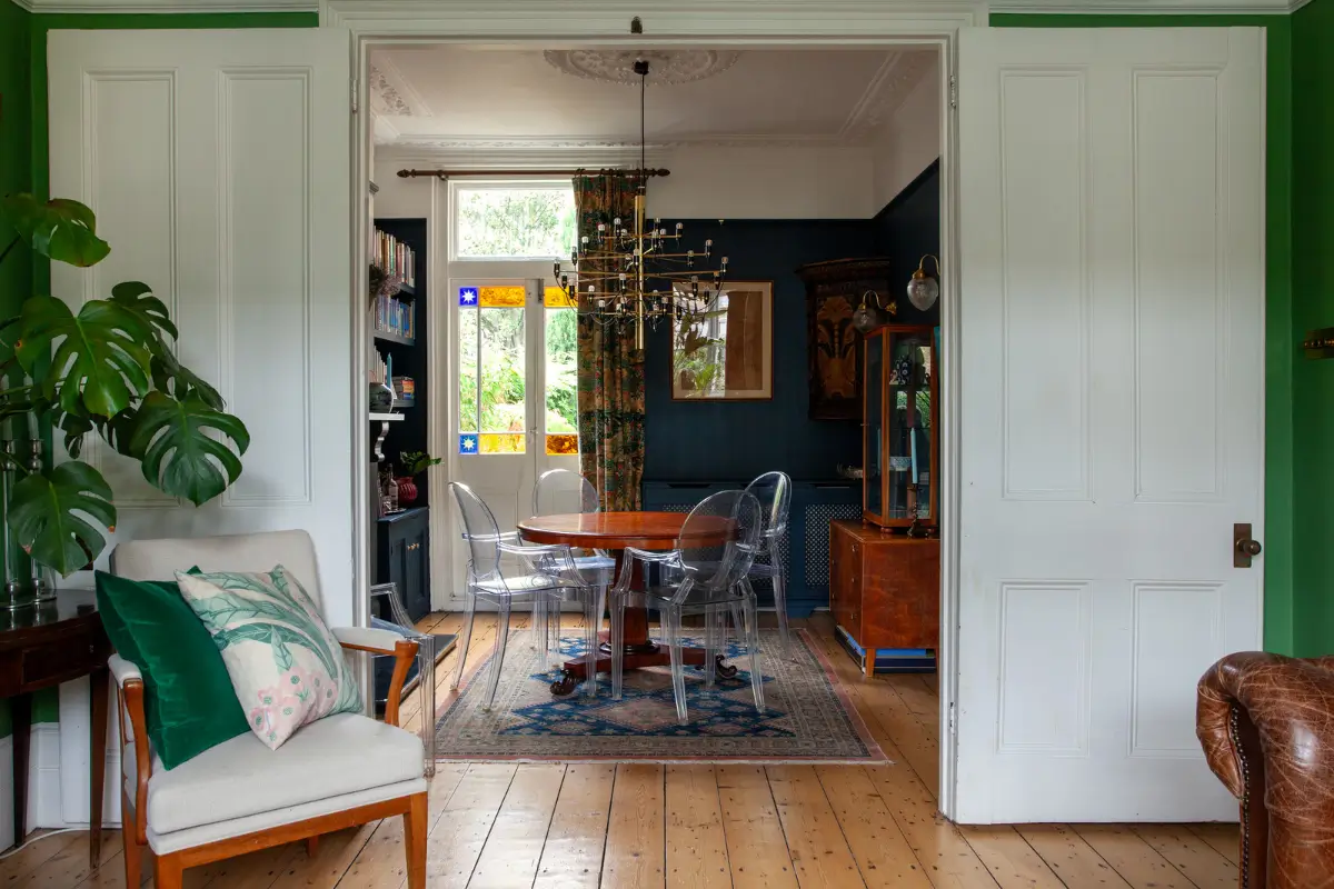 A Victorian London Home with Colorful Living Spaces and a Lush Garden 3 colorful-living-spaces-london-victorian-house