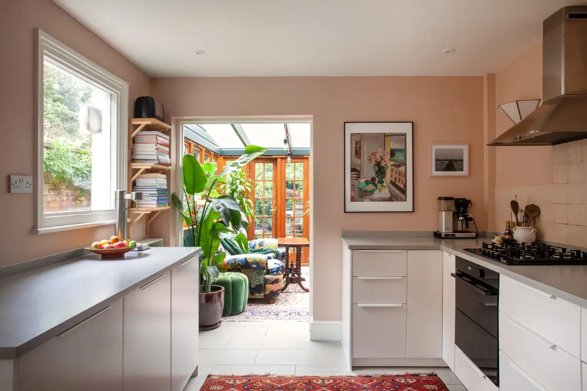 A Victorian London Home with Colorful Living Spaces and a Lush Garden 7 colorful-living-spaces-london-victorian-house