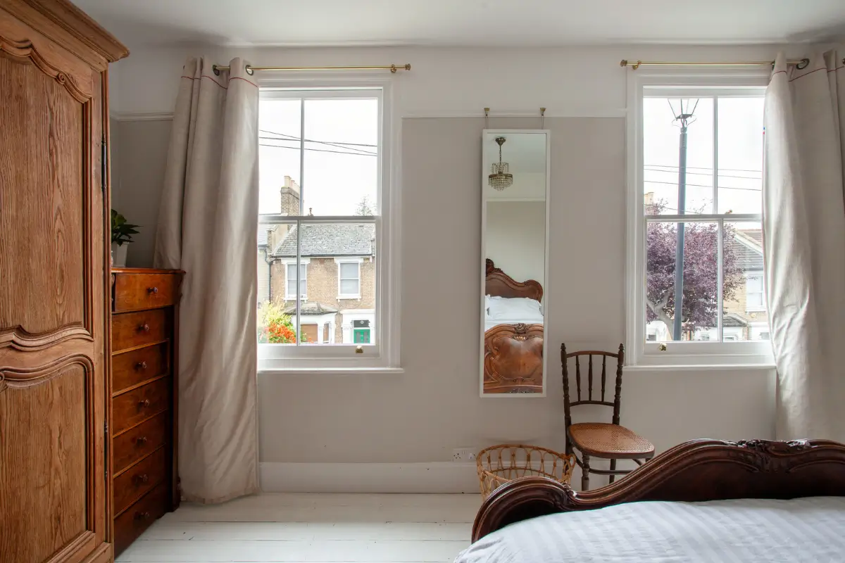A Victorian London Home with Colorful Living Spaces and a Lush Garden 19 colorful-living-spaces-london-victorian-house