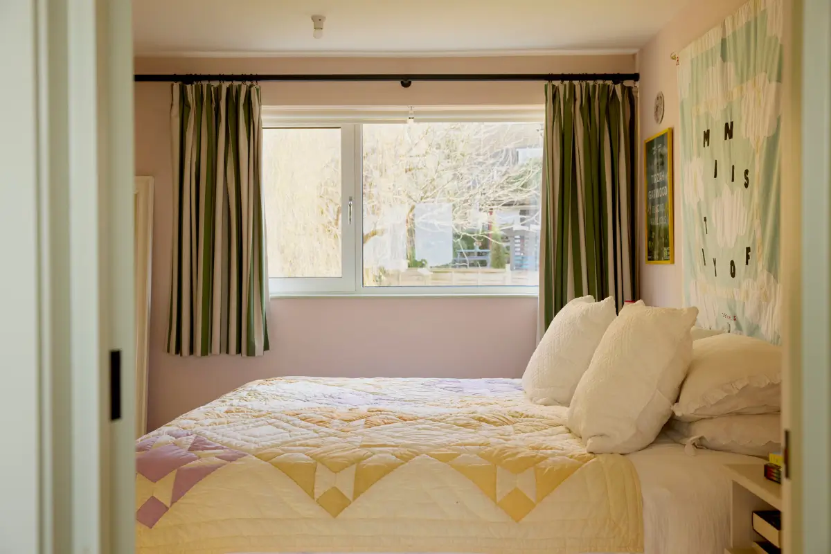 A Colorful Danish-Inspired Mid-Century Family Home in London 20 colorful-mid-century-family-home-north-london-nordroom.