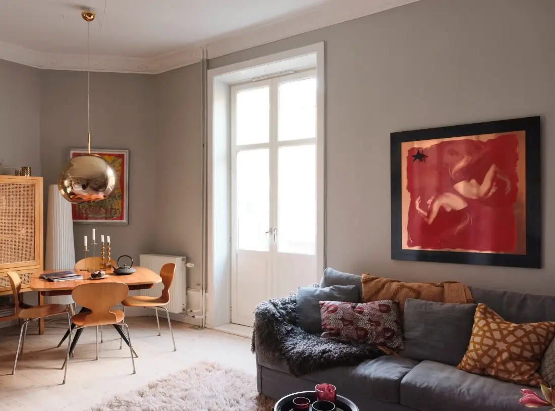 A Gray Turn-of-the-Century Apartment with a Green Kitchen 3 gray-turn-of-the-century-stockholm-apartment-green-kitchen-nordroom