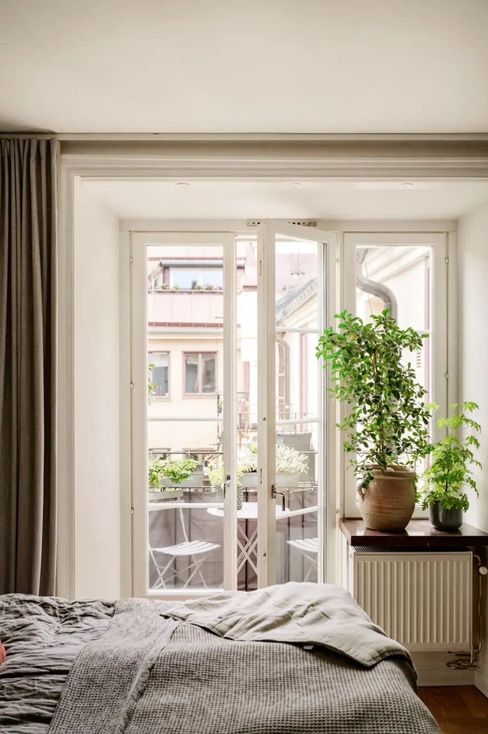 A 1920s Apartment Decorated in Blue and Green Tones 18 green-blue-tones-1920s-apartment-stockholm