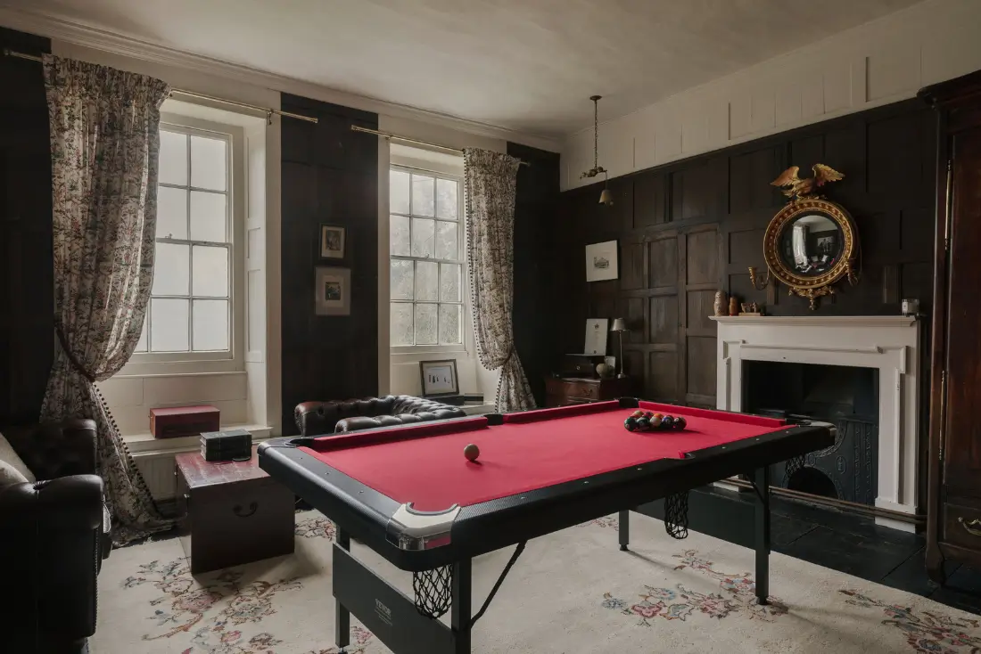 A Characterful Queen Anne House in the English Countryside 16 historic-queen-anne-style-country-house-england