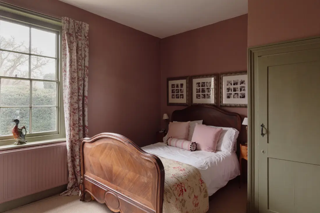 A Characterful Queen Anne House in the English Countryside 19 historic-queen-anne-style-country-house-england