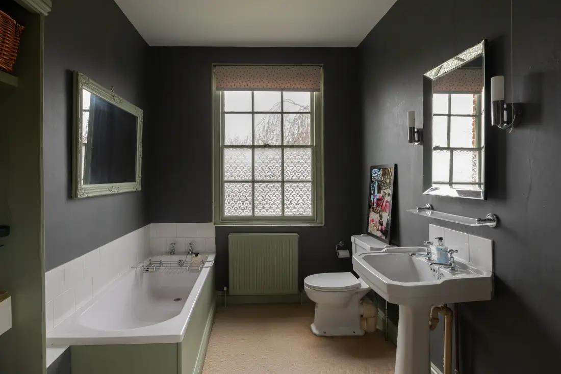 A Characterful Queen Anne House in the English Countryside 22 historic-queen-anne-style-country-house-england