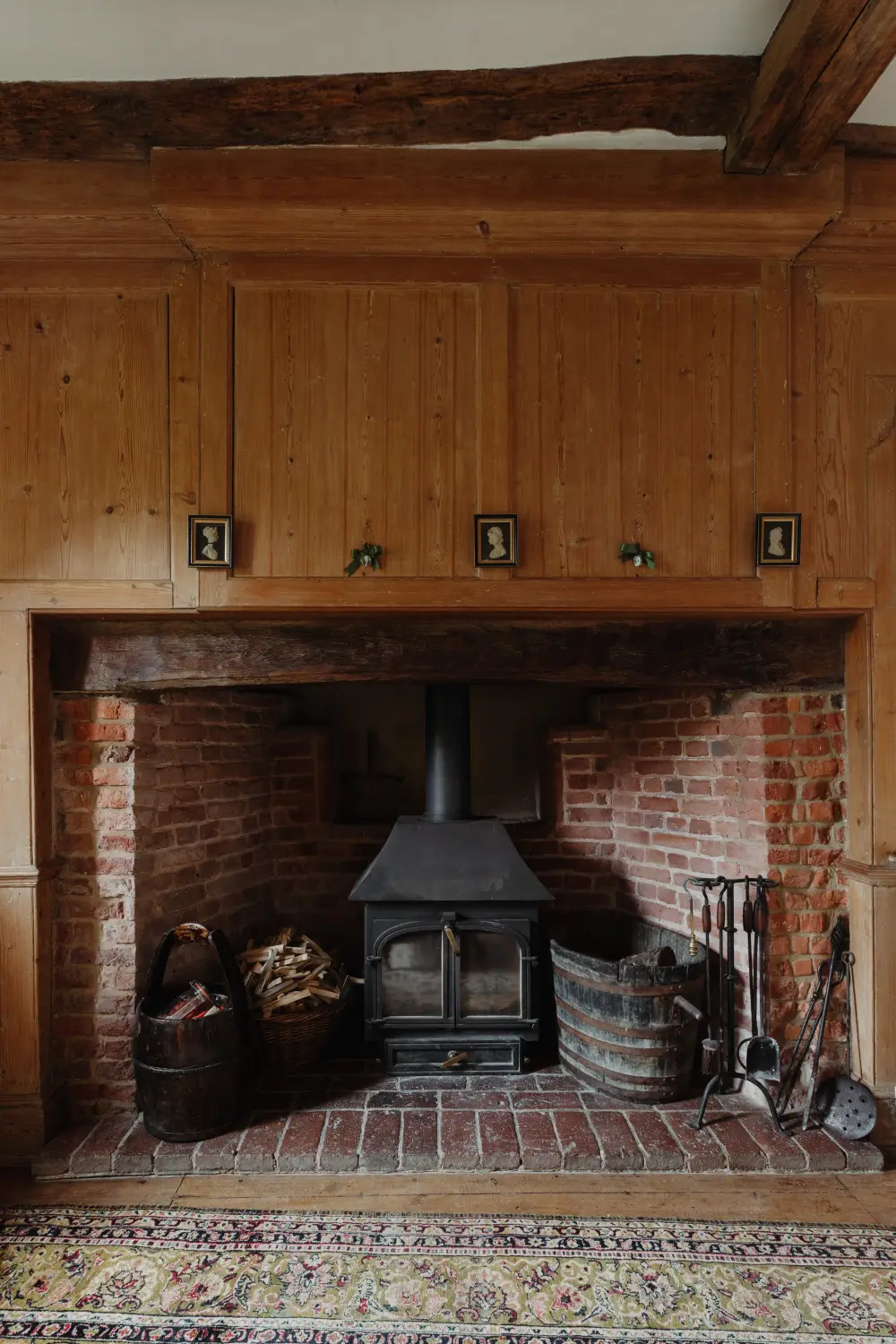 A Characterful Queen Anne House in the English Countryside 8 historic-queen-anne-style-country-house-england