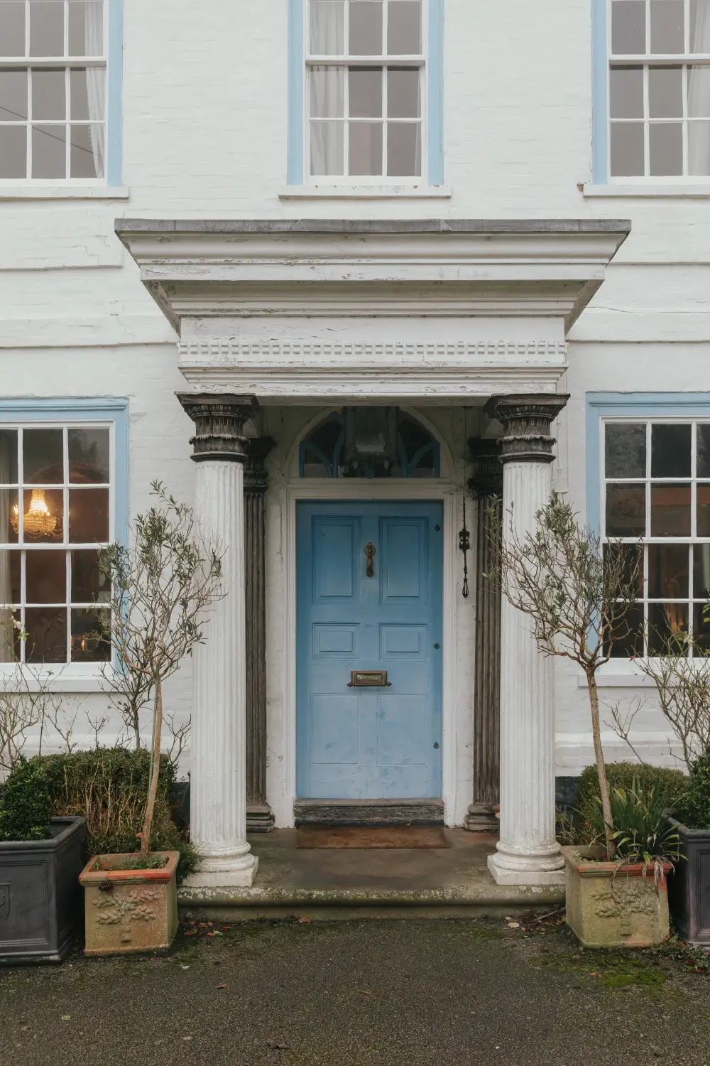 A Characterful Queen Anne House in the English Countryside 26 historic-queen-anne-style-country-house-england