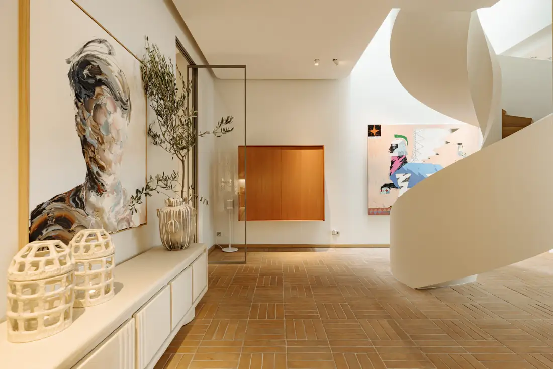 A Modern Amsterdam Townhouse with Huge Windows and a Sculptural Staircase 11 luxurious-modern-townhouse-amsterdam
