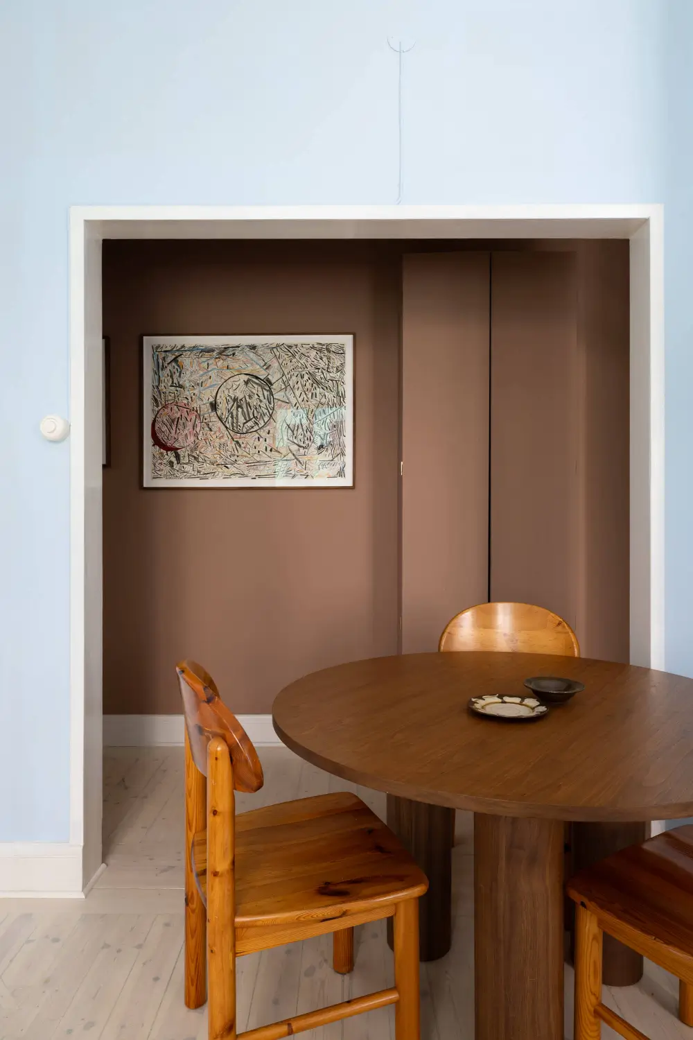 Brown and Pale Blue Walls in a Charming Stockholm Apartment 10 modern-interiors-color-turn-of-the-century-apartment-nordroom